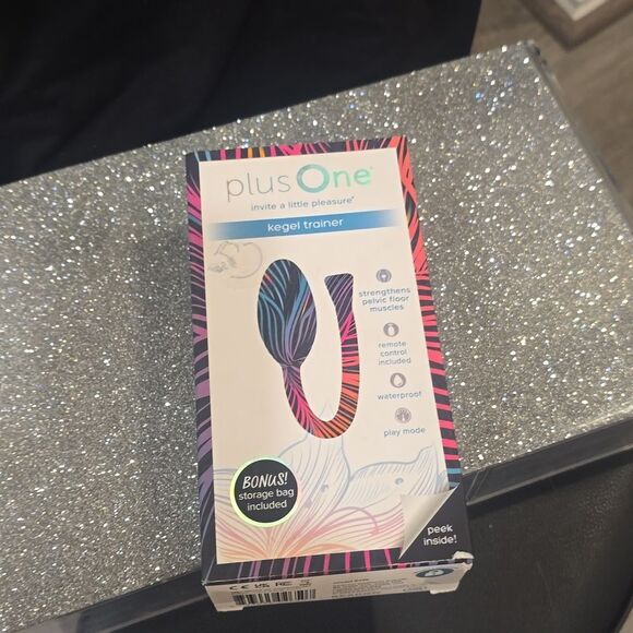 Plus One Kegal Trainer w/Storage Bag - Picture 9 of 10